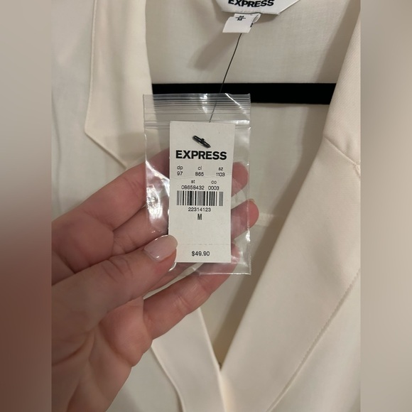 {EXPRESS} cream blouse NWT - Picture 4 of 5